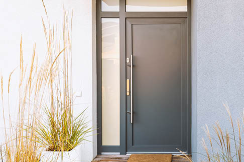 Haustür Metall und Glas